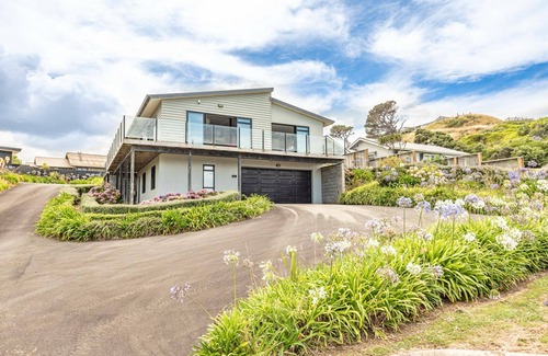 Kai Iwi Casa | Sunset Escape - Stunning Beachfront Views