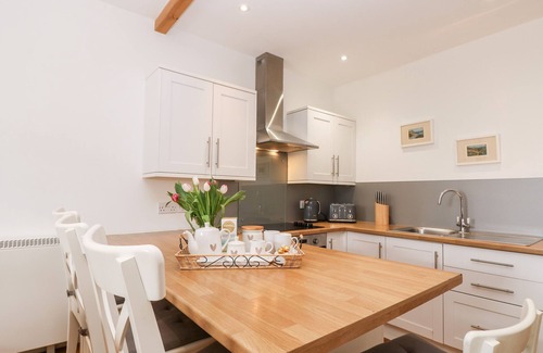 St Just Cabaña | SUNSET, family friendly, country holiday cottage in St Just