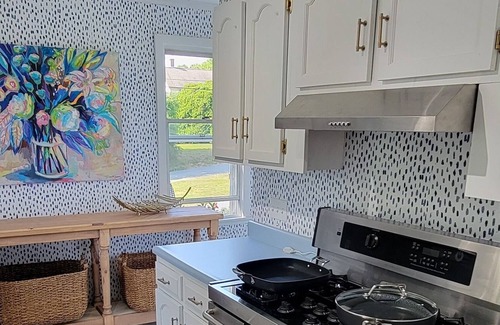 North Stonington Cabaña | Sunset Farm view Cottage 8 miles to beaches, wineries & Casinos