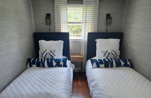 North Stonington Cabaña | Sunset Farm view Cottage 8 miles to beaches, wineries & Casinos