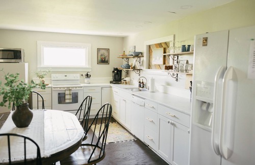 Columbia Casa | Esta casa es 1 de 3 propiedades para alquilar en la pintoresca granja de Muletown