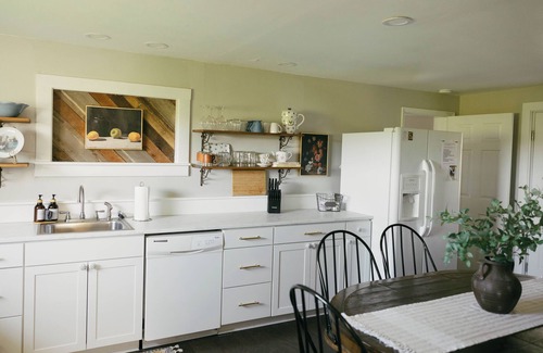Columbia Casa | Esta casa es 1 de 3 propiedades para alquilar en la pintoresca granja de Muletown