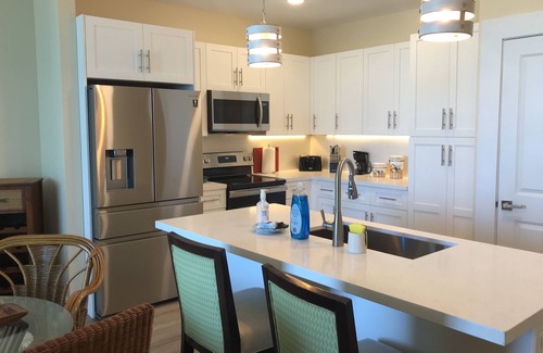 Indian Rocks Beach Apartamento | Sunset from your Balcony! Beachfront, 2/2, Heated Pool, UNIT 405, IRB