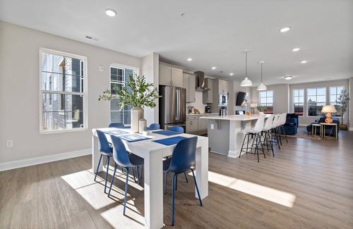Wake Forest Condominio | Sunset Grove - 2 Full Luxury Condos + Roof Deck, Personal Chef