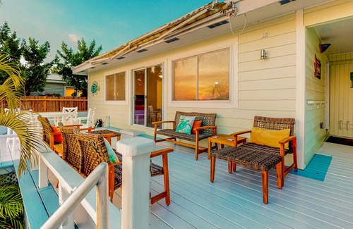 Bay Point Casa | Sunset Harmony | Oceanfront home in Key West with dock, bar & amazing view