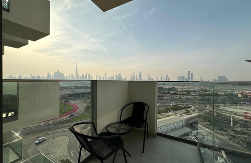 Jadaf Apartamento | Sunset Haven - Chic Creek Studio
