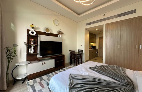 Jadaf Apartamento | Sunset Haven Chic Creek Studio