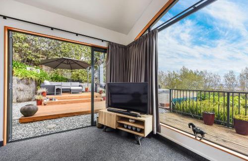 Nelson Casa | Sunset Heights - Nelson Holiday Home