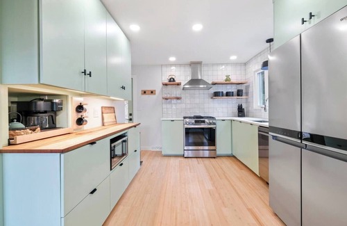Fry's Spring Casa | Sunset Hill House, next to UVA!