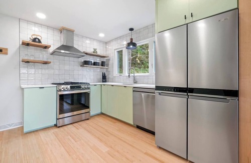Fry's Spring Casa | Sunset Hill House, next to UVA!