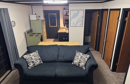 New Market Cabina | Charming 2-bedroom cabin in New Market with AC