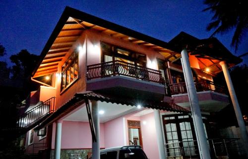 Kandy Casa | SUNSET HILLS