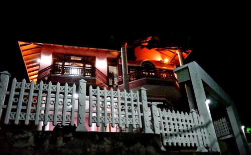 Kandy Casa | SUNSET HILLS