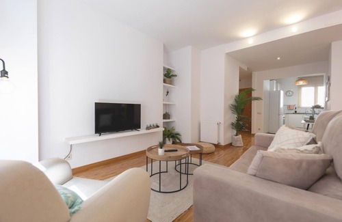 Barri Vell Apartamento | Sunset - Apartamento vacacional en Girona | Bravissimo