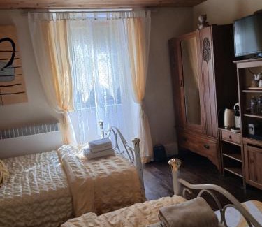 Magnac-Laval Cama Y Desayuno | Sunset House Chambres de Hotes