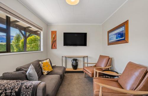 Kelvin Heights Casa | Sunset Lakehouse
