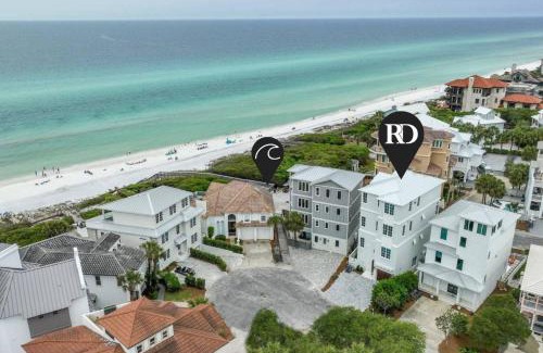 Seawalk Circle Casa | Sunset Lounge
