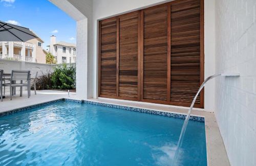 Seawalk Circle Casa | Sunset Lounge