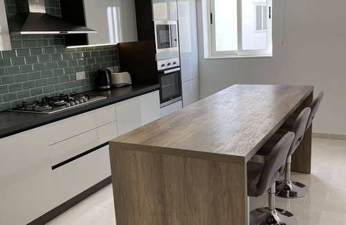 Birzebbuga Apartamento | Sunset Modern Apt near the beach