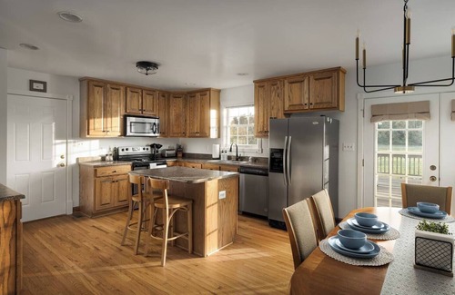 Luray Casa | Sunset Mountain Retreat! Mountains! Caverns! Hot Tub! Family & dog friendly!