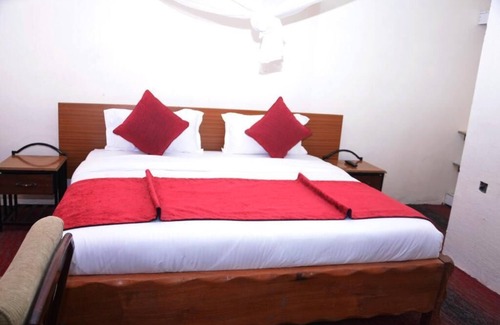 Hospital Cama Y Desayuno | SUNSET OAK HOTEL NAKURU
