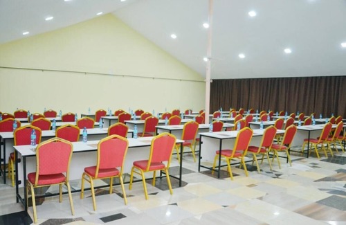 Hospital Cama Y Desayuno | SUNSET OAK HOTEL NAKURU