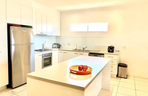 Adelaide Casa | Sunset Ocean Views Esplanade 5 BR Sleeps 10