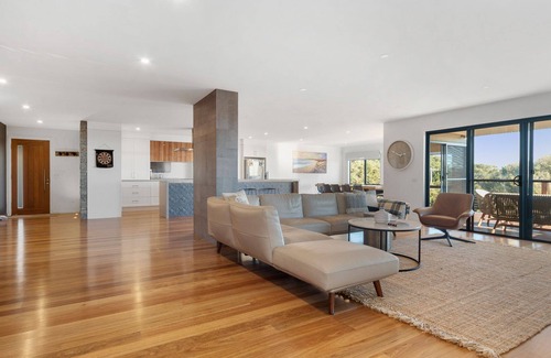 Cape Schanck Casa | Sunset Ocean Vistas in the heart of wine, golf, beach and national parks!