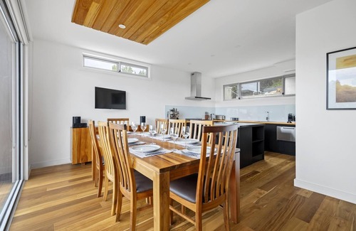 Fingal Casa | Sunset on Moonah, Fingal - Set on picturesque Moonah Links estate with stunning views to Arthur's Seat
