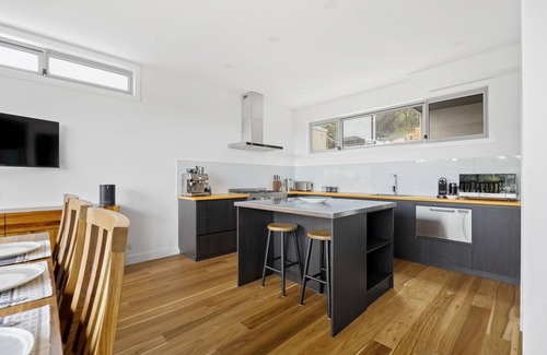Fingal Casa | Sunset on Moonah, Fingal - Set on picturesque Moonah Links estate with stunning views to Arthur's Seat