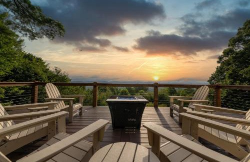 Skyland Casa | Sunset Peaks by Carolina Mornings