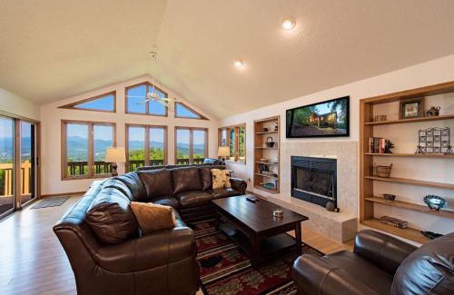 Skyland Casa | Sunset Peaks by Carolina Mornings
