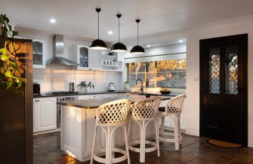 Franklinford Casa | Sunset Retreat - 4 bedroom home with sunset views
