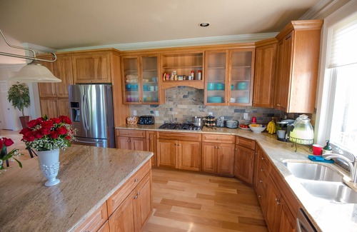 Livingston Casa | Sunset Retreat - Beautiful Lake Front Rental Property