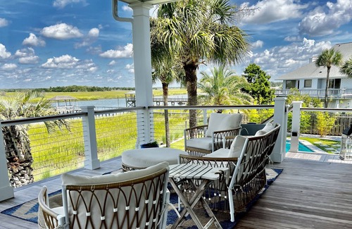 Charleston County Casa | Sunset Retreat on water 2min walk to beach!
