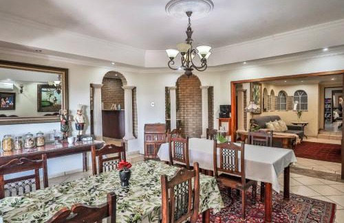 Rustenburg Casa | Sunset Ridge Guest House