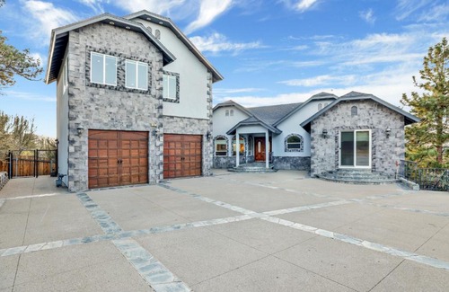 Castle Glen Estates Chalet De Esquí | Sunset Ridge Villa- Incredible Log Cabin Estate- Hot Tub- Game Tables-