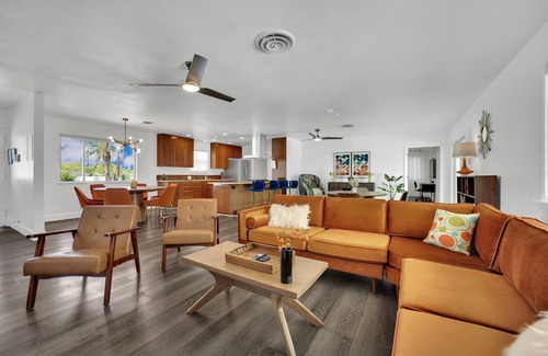 Paradise Casa | Sunset Royale - The Ultimate Vegas Getaway