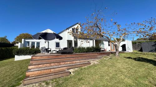 Havelock North Casa | Sunset Sanctuary - Havelock North Holiday Home