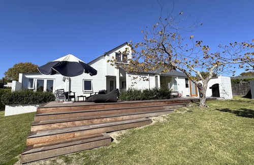 Havelock North Casa | Sunset Sanctuary - Havelock North Holiday Home