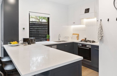 Mornington Casa | Sunset Seaside Sanctuary