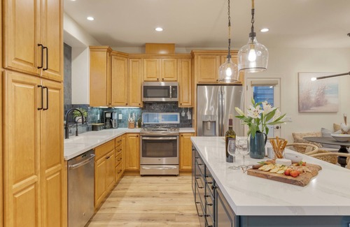 Grover Beach Casa | Sunset Serenity by AvantStay | Rooftop w/ Hot Tub & Fire Pit, 3 Blocks to Beach!