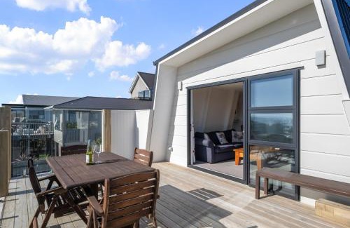 Paraparaumu Beach Casa | Sunset Shores - Paraparaumu Beach Retreat