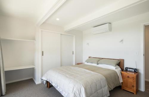 Paraparaumu Beach Casa | Sunset Shores - Paraparaumu Beach Retreat