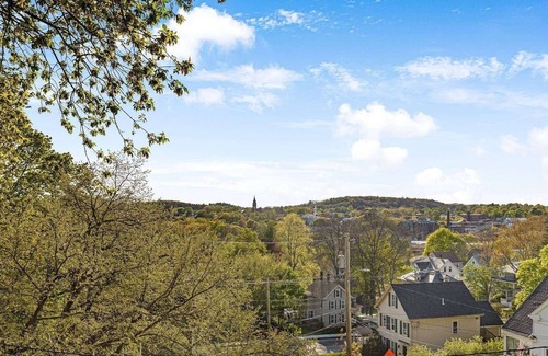 Amesbury Condominio | Sunset Suite: Fast WiFi, Big Screen TV, Sunset View, Private deck & grill