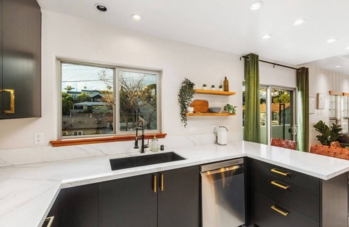 Mission Hills Casa | Sunset Terrace|Hot Tub|King Bed|Game Room|Parking