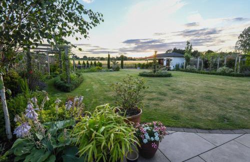 Kirkby on Bain Casa | Sunset View at The Dovecote