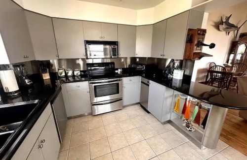 Colington Harbour Casa | Sunset View-Dog Friendly with Pool/Tennis!