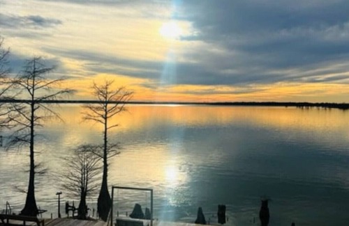 Redwood Casa | Sunset View RV Spot 30 AMP