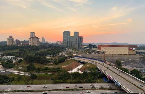 Gua Apartamento | Sunset View Stay at Conezion IOI